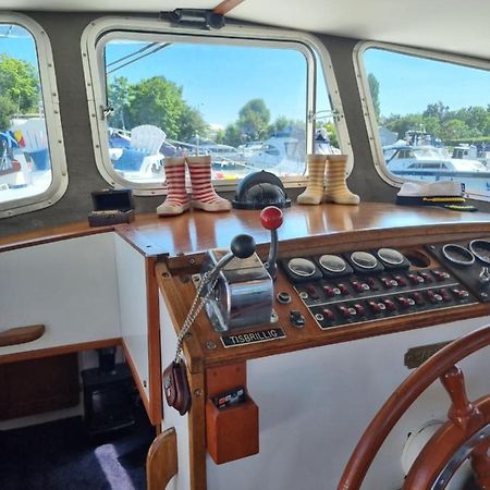 Traditional Boat Hotel Thorpe  Bagian luar foto