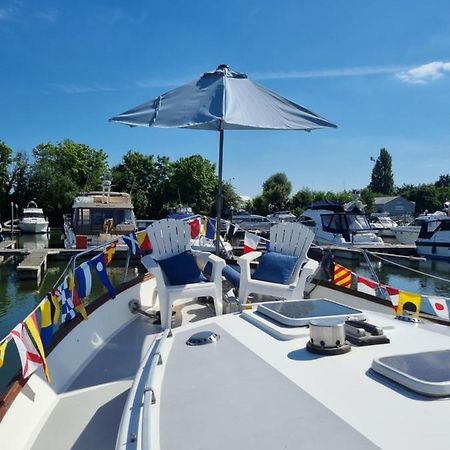 Traditional Boat Hotel Thorpe  Bagian luar foto