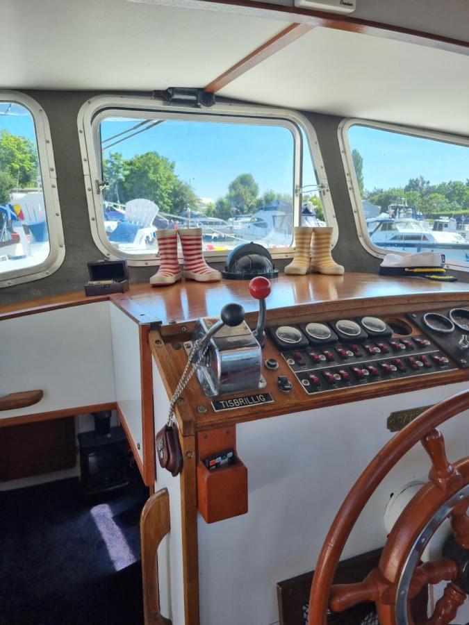 Traditional Boat Hotel Thorpe  Bagian luar foto