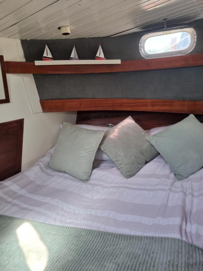 Traditional Boat Hotel Thorpe  Bagian luar foto
